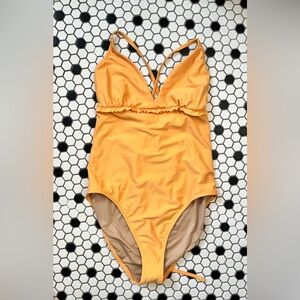 NWT Old Navy Orange Ruffled swimsuit 🍊
